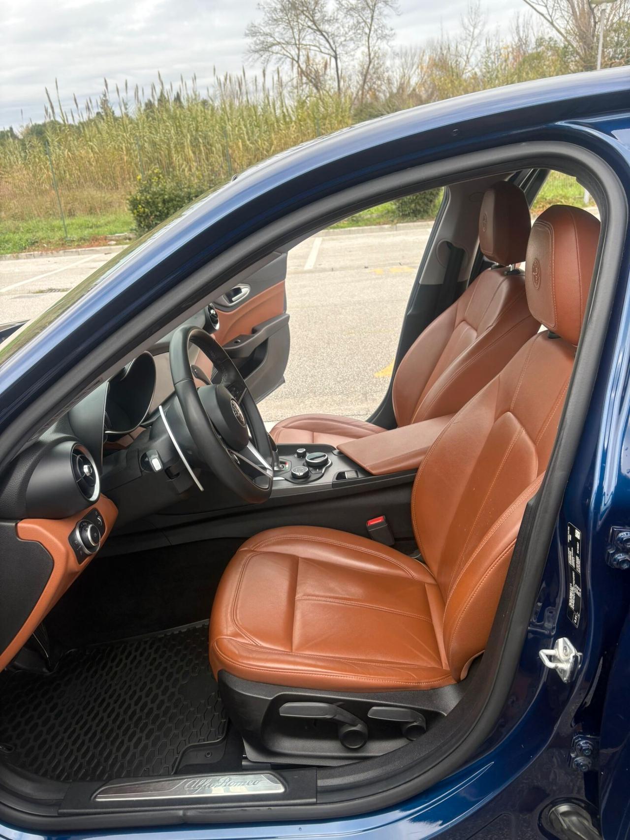 Alfa Romeo Giulia 2.2 Turbodiesel 180 CV AT8 Business Sport Launch Ed.