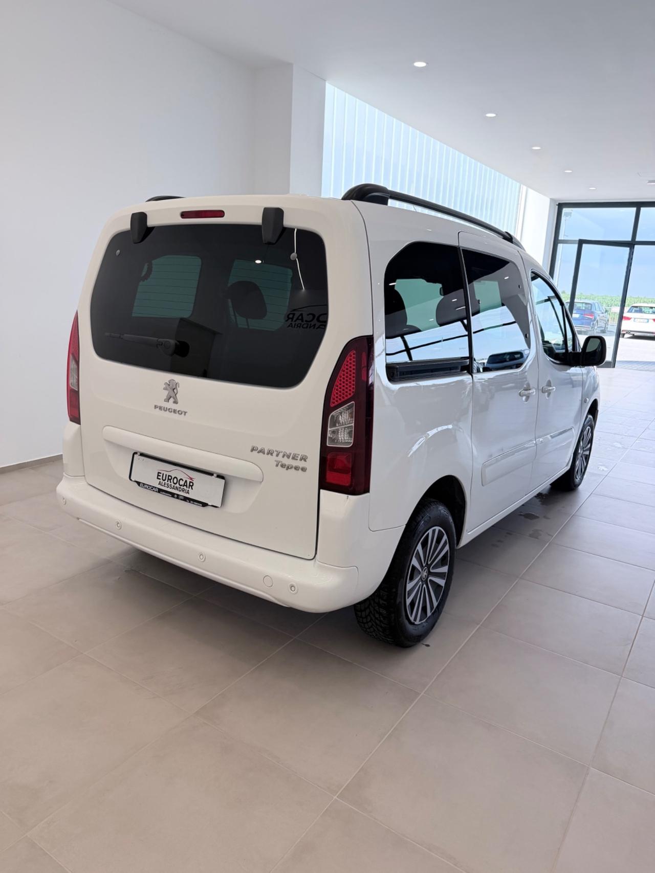 Peugeot Partner Tepee BlueHDi 120 S&S Outdoor