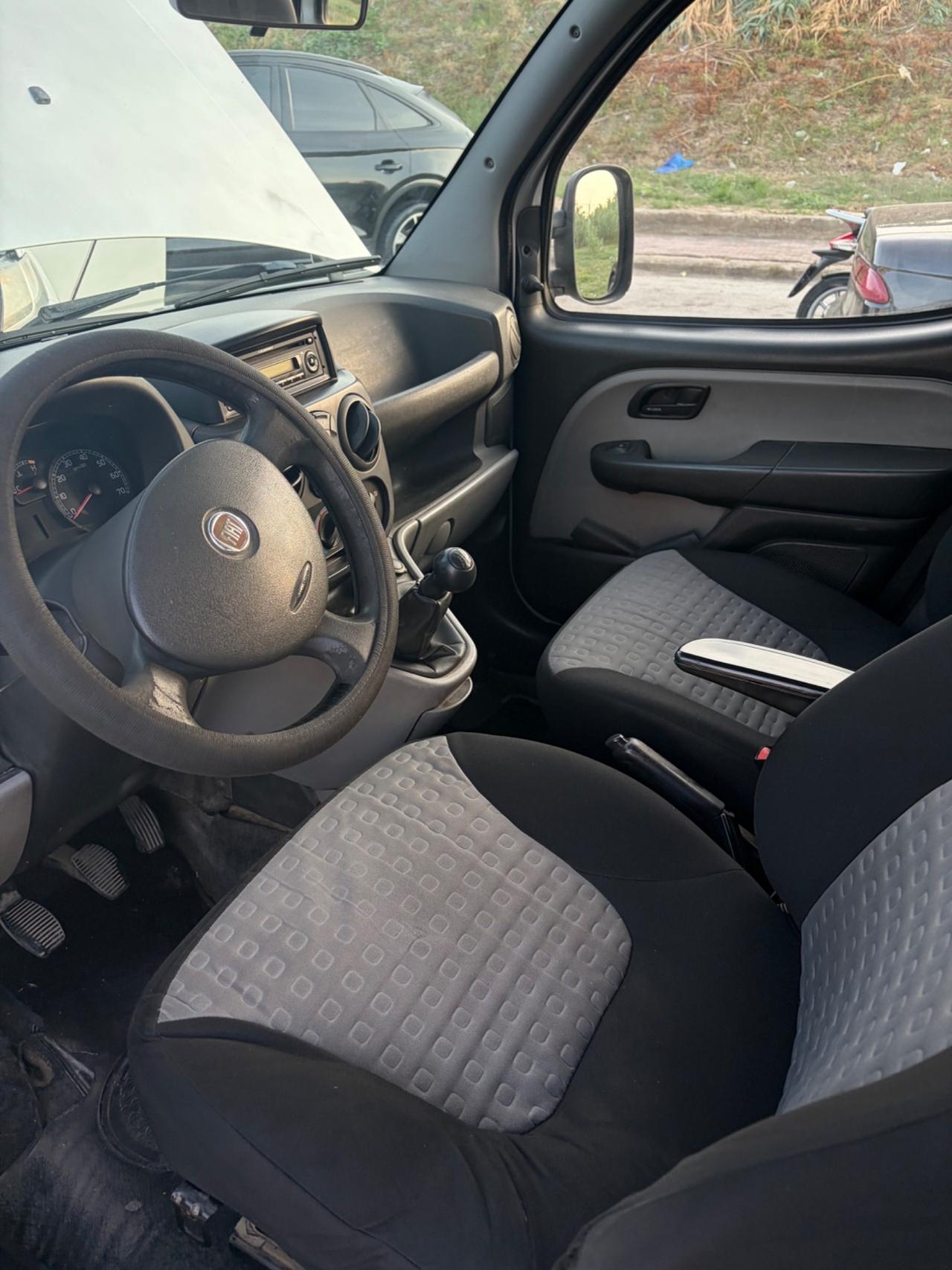 Fiat Doblo 1.9 mtj 2009 5 Posti