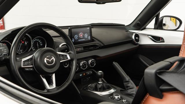 MAZDA MX-5 2.0L Skyactiv-G Kazari