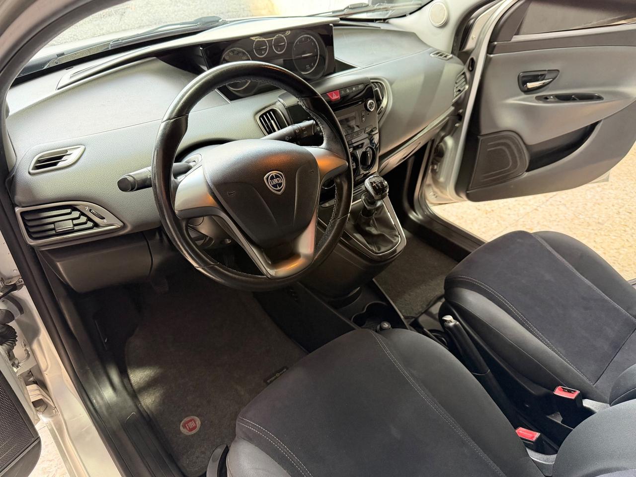 Lancia Ypsilon 1.2 69 CV 100 MILA KM