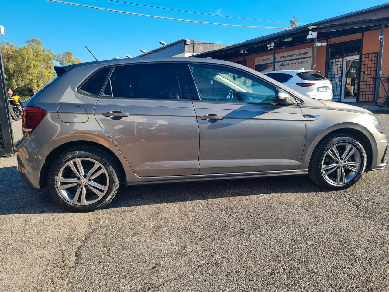 Volkswagen Polo 1.0 TSI 5p. R-Line *PDC*AUX*BLUETOOTH*