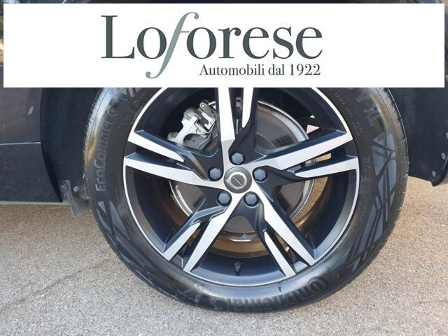 VOLVO XC60 B4 (d) AWD Geartronic R-design