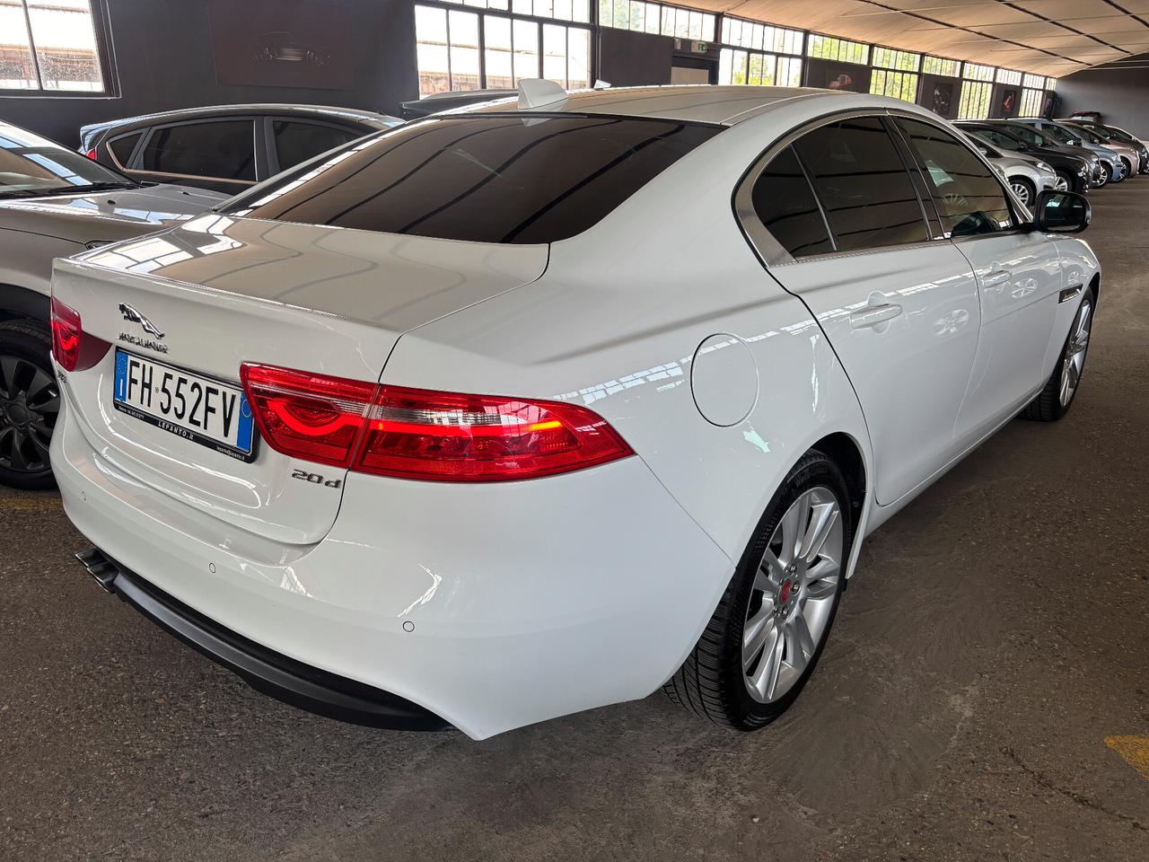 Jaguar XE 2.0 D Turbo 180CV aut. Prestige Business Edition