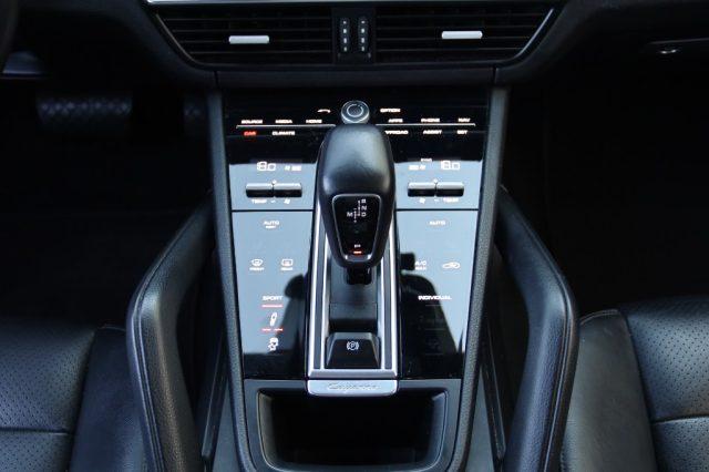 PORSCHE Cayenne 3.0 V6