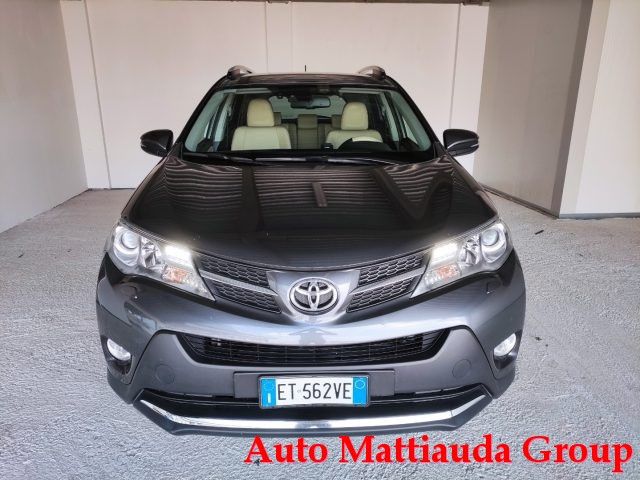 TOYOTA RAV 4 RAV4 2.0 D-4D 4WD Lounge