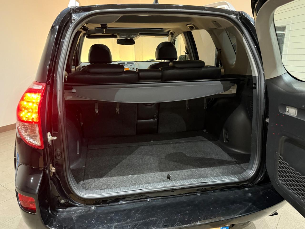 Toyota RAV4 2.2 D-4D 177 CV Luxury Full Optional