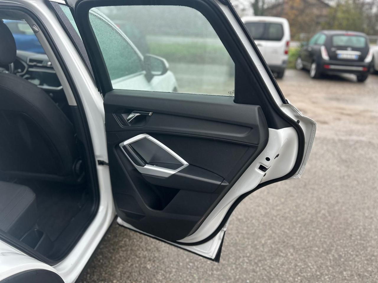 Audi Q3 Business 2.0 35 TDI #7993