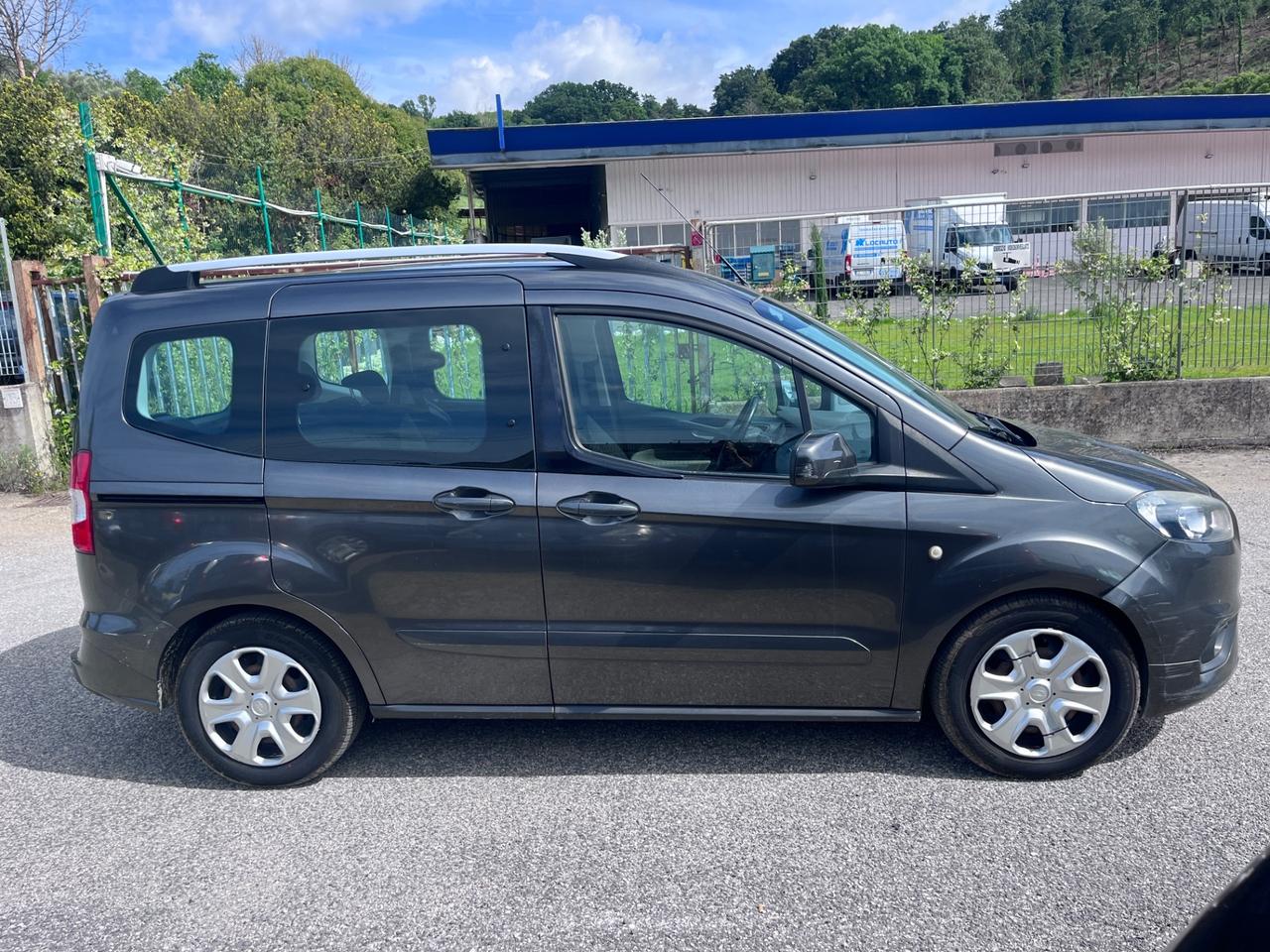 Ford Tourneo Courier 1.5 TDCI 100 CV Sport