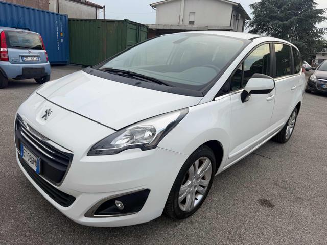 PEUGEOT 5008 1.6 HDi 115CV Allure senza nessun lavoro da fare