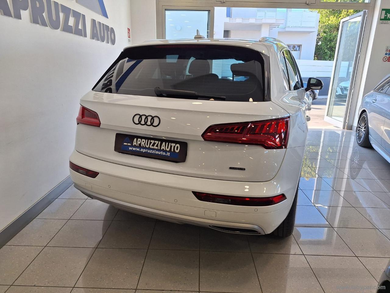 AUDI Q5 2.0 TDI quattro S tronic Business