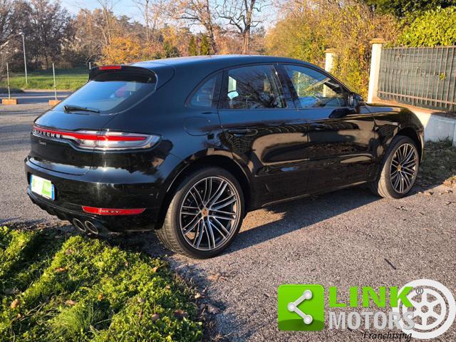 PORSCHE Macan 2.0