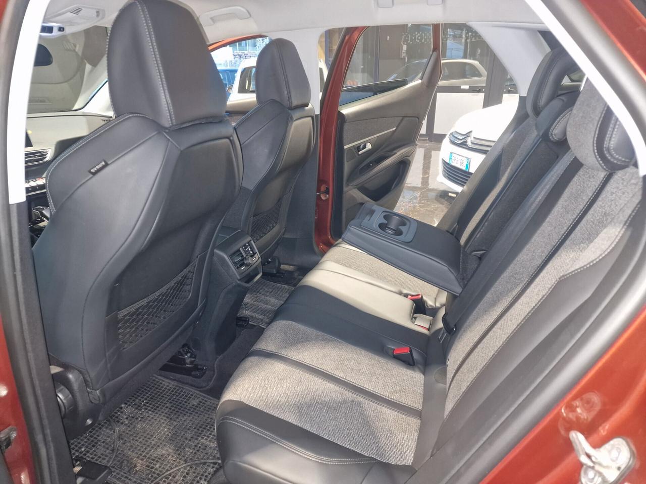 Peugeot 3008 BlueHDi 120 S&S Allure