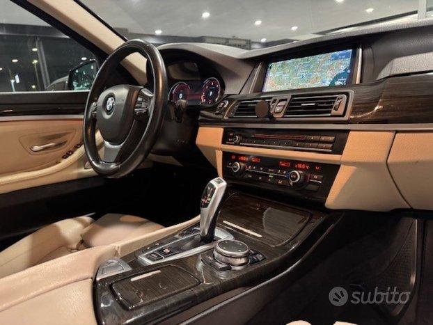 BMW 520 d xDrive Luxury Line/TETTO PANORAMICO