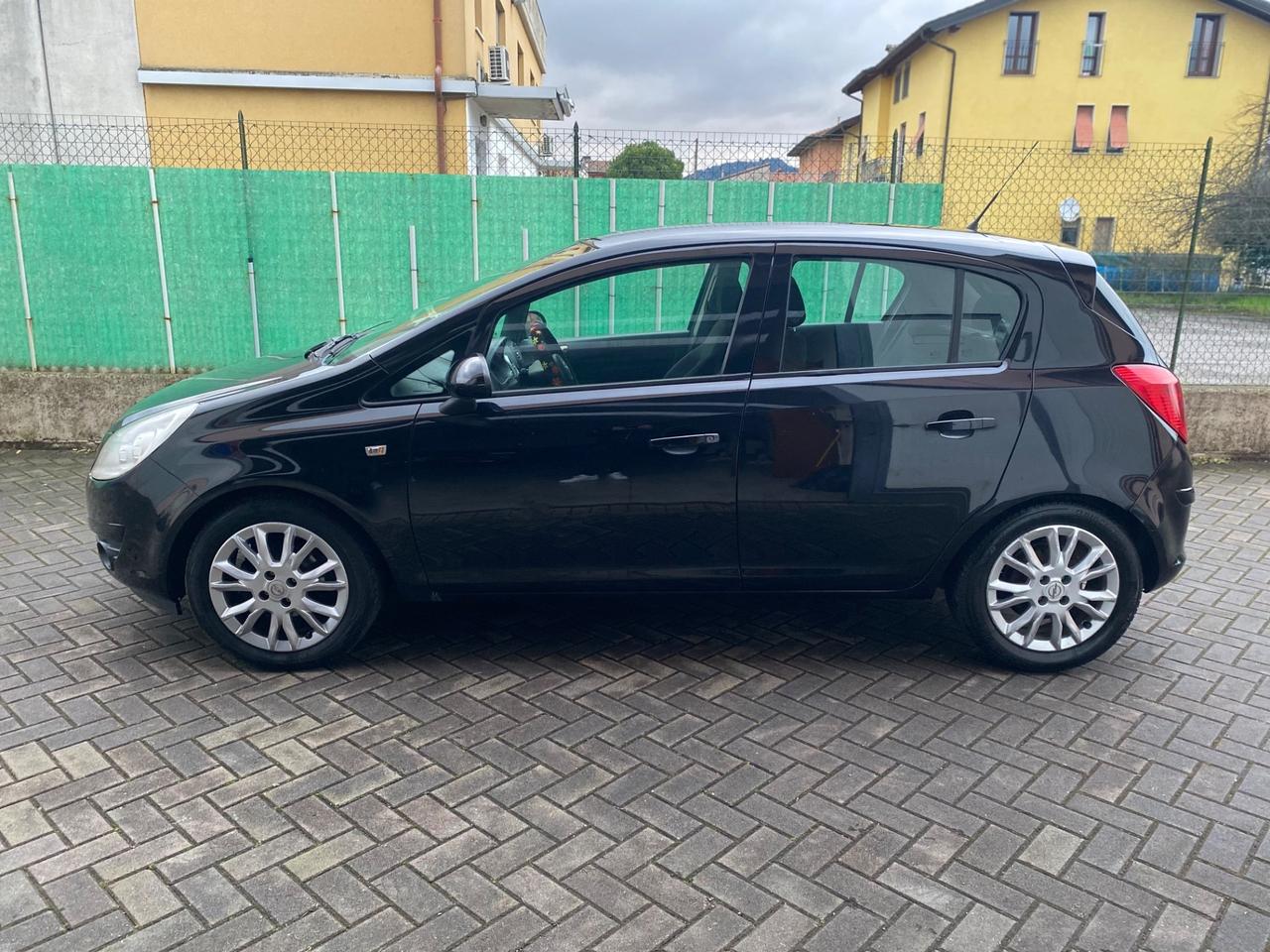 Opel Corsa 1.2 80CV 5 porte GPL neopatentati