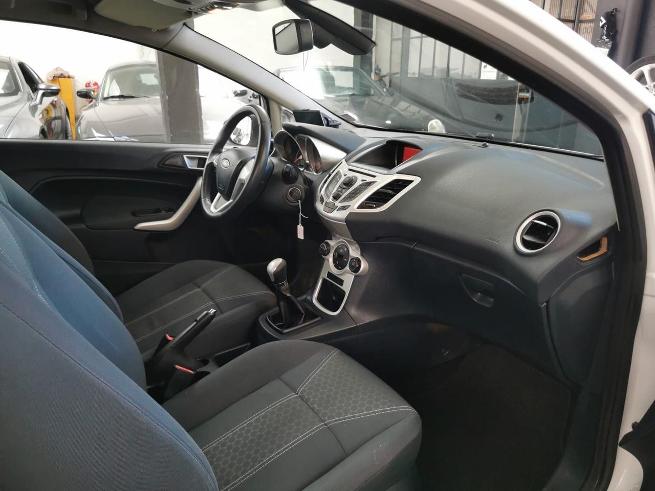 Ford Fiesta 1.4 96CV Titanium GARANZIA 12 MESI