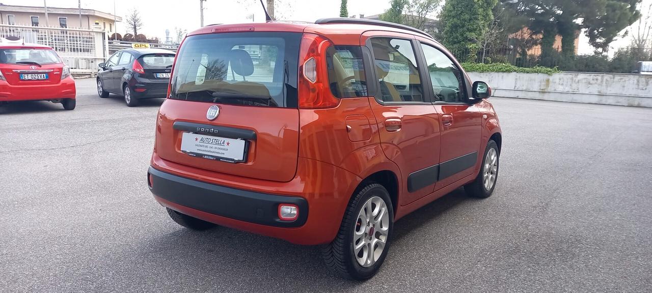 Fiat Panda Modello Lounge Benzina cc. 900 5 Porte SOLO 73.500 Chilometri.