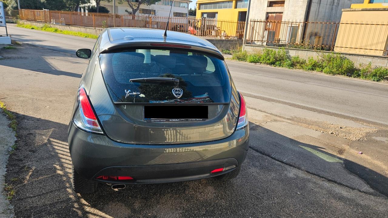 Lancia Ypsilon 1.2 benzina Elefantino