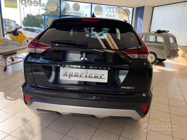 MITSUBISHI Eclipse Cross 2.4 MIVEC 4WD PHEV Inst