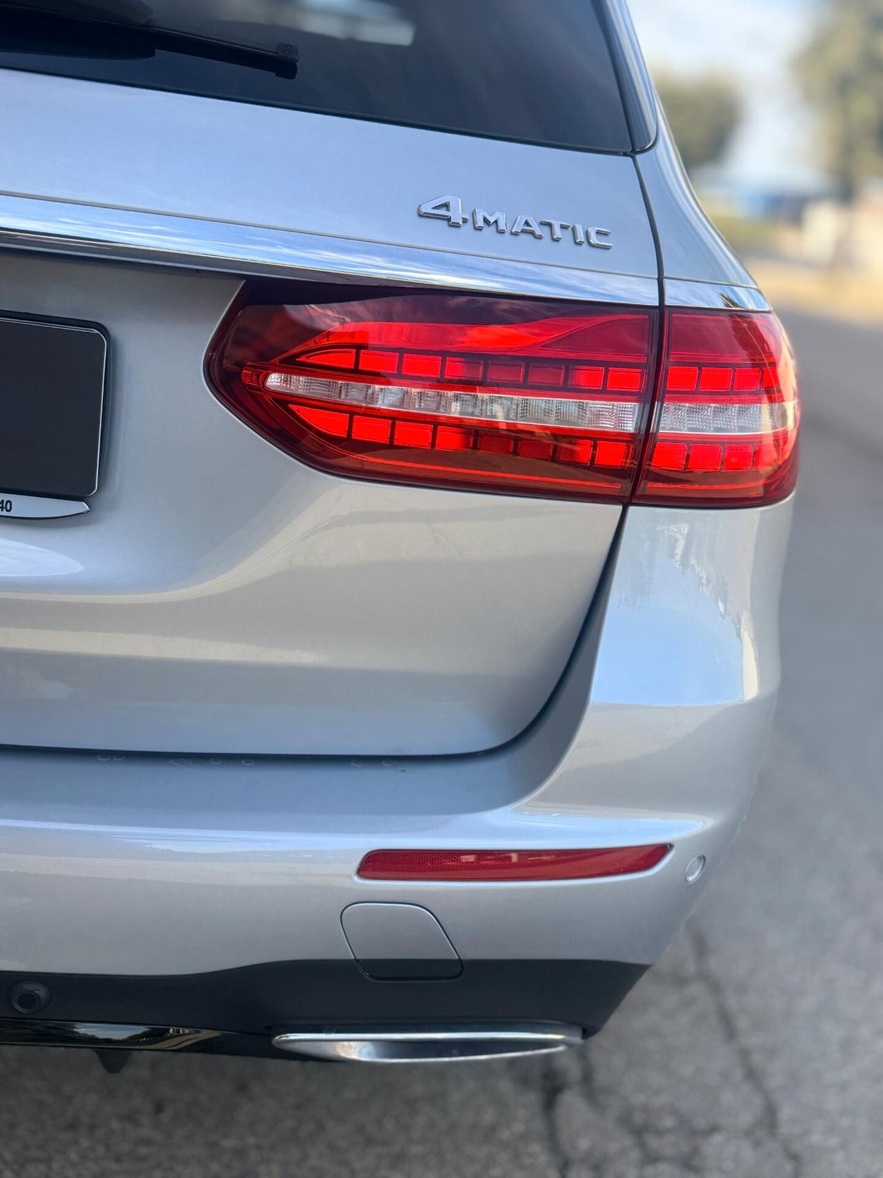 Mercedes-benz E 220 d Mild hybrid S.W. 4Matic Auto Premium Plus AMG CON TETTO APRIBILE,TELECAMERA,LUCI SOFFUSE