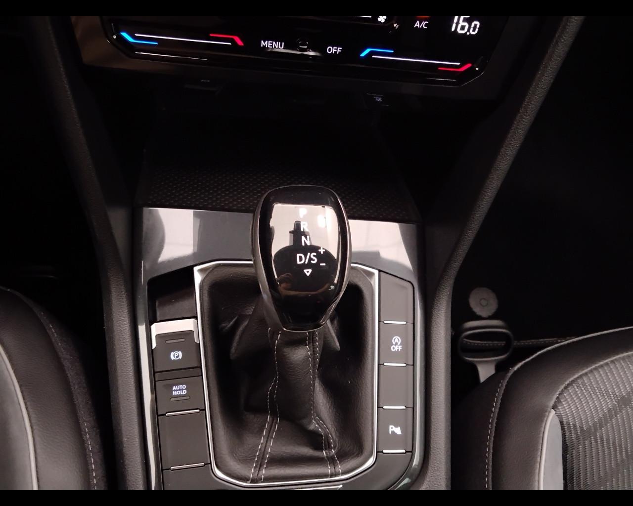 VOLKSWAGEN Tiguan II 2021 - Tiguan 2.0 tdi R-Line 4motion 150cv dsg