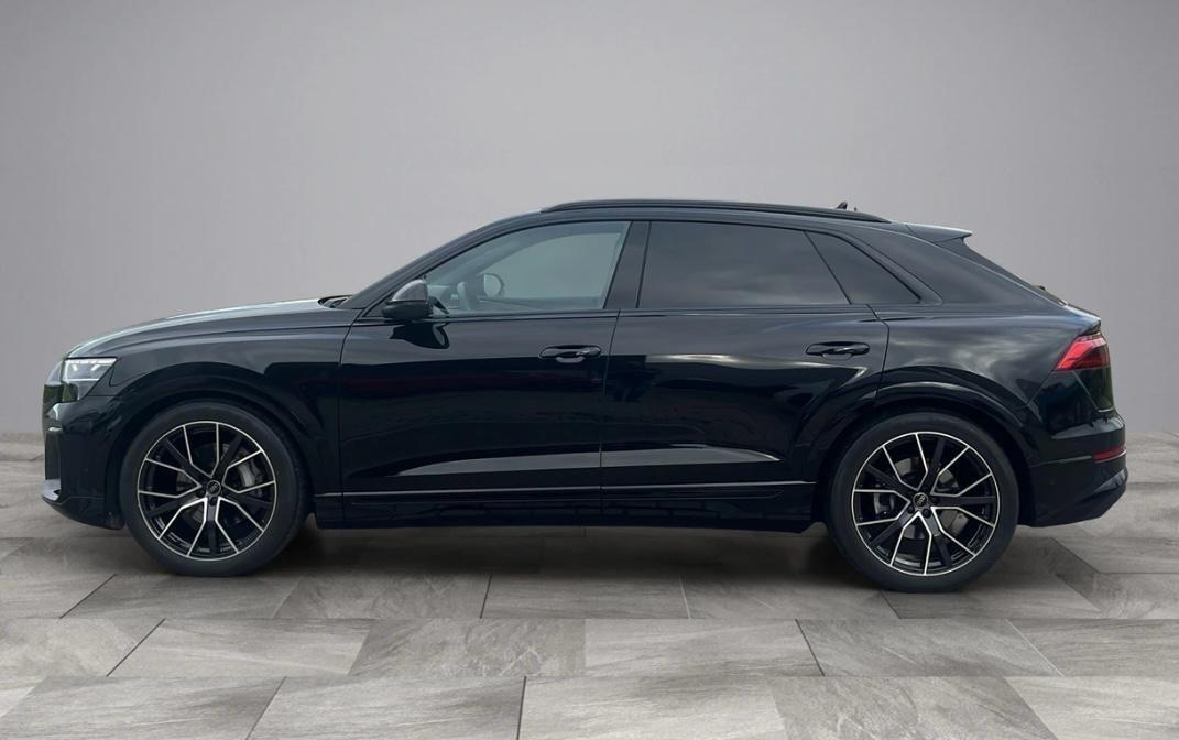 Audi Q8 SUV 45 TDI quattro-Rata da 600€ al mese
