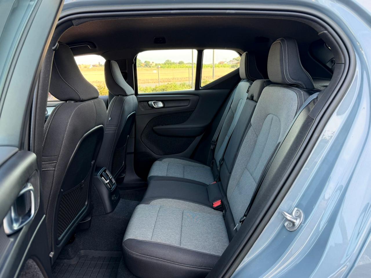 Volvo XC40 Recharge Plug-in Hybrid autocarro N1
