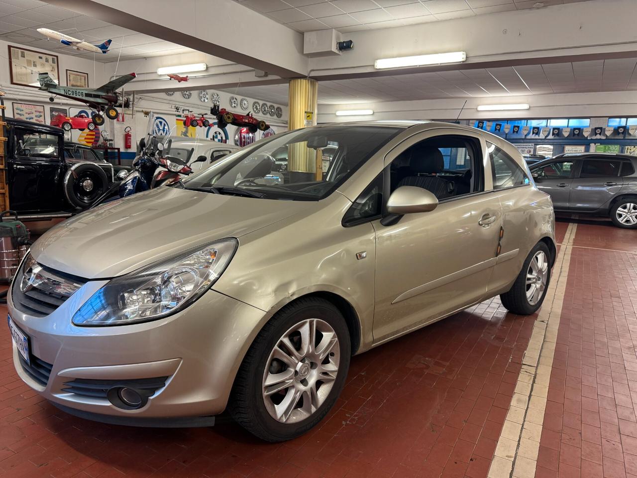 Opel Corsa 1.2i 16V cat 3 porte Club