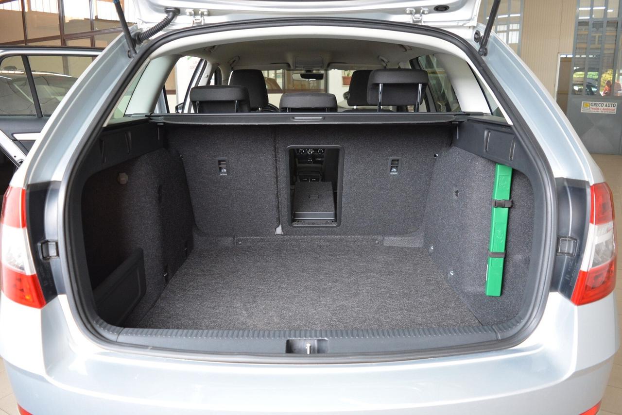 Skoda Octavia 1.6 TDI SCR 115 CV Wagon Executive DAB Navi