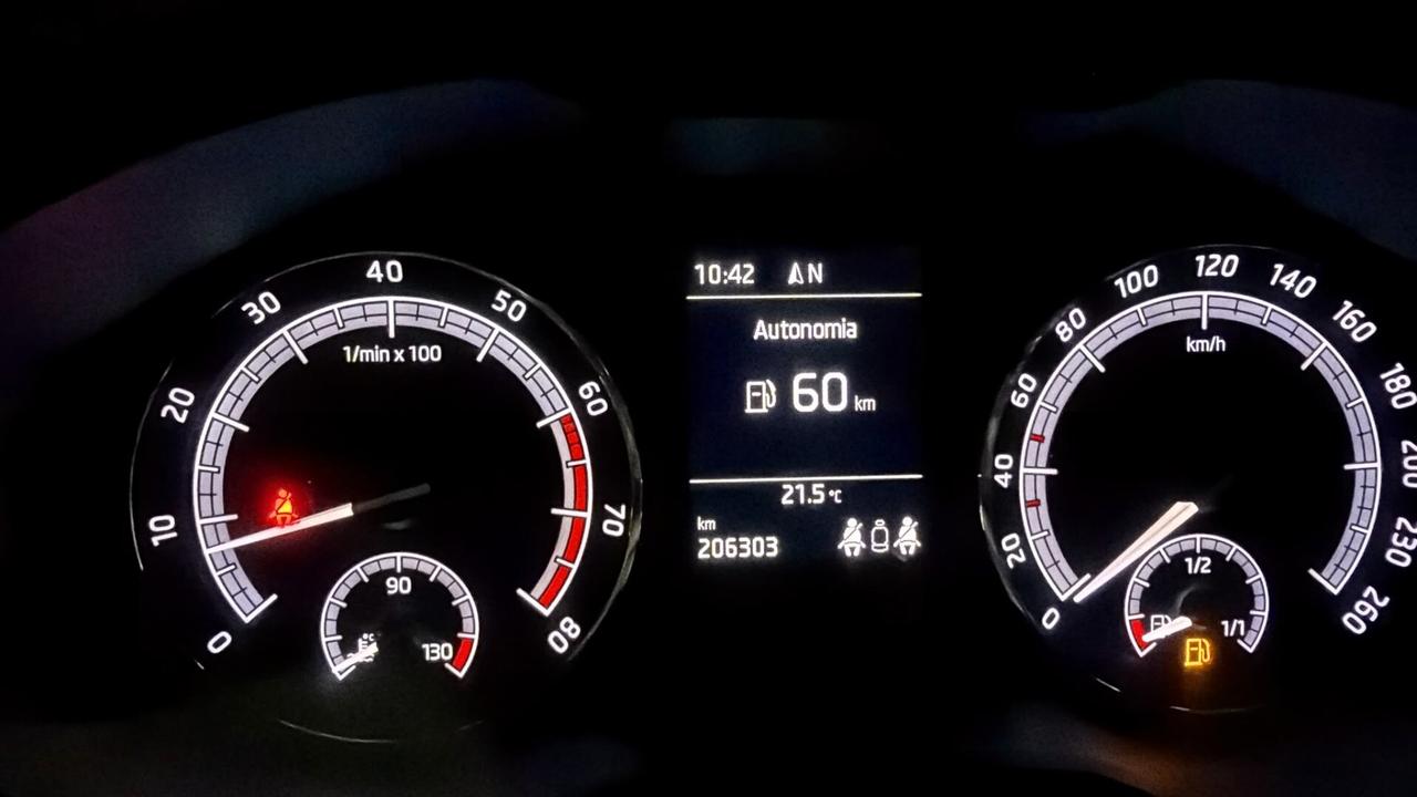 SKODA KODIAQ DEL 2017 BENZINA 7 POSTI