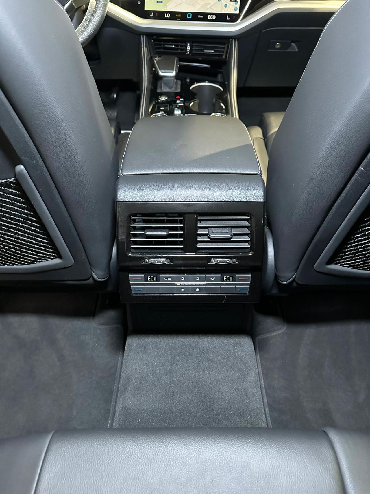 Volkswagen Touareg 3.0 V6 3.0 tdi TIPTRONIC 4MOTION