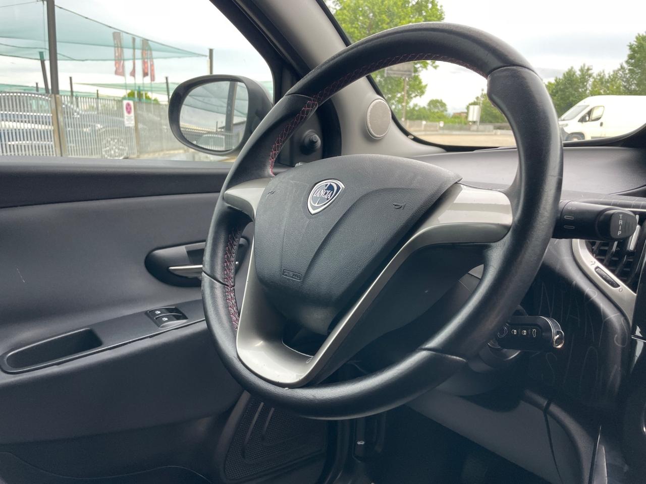 Lancia Ypsilon 1.2 69 CV 5 porte GPL Ecochic Elefantino