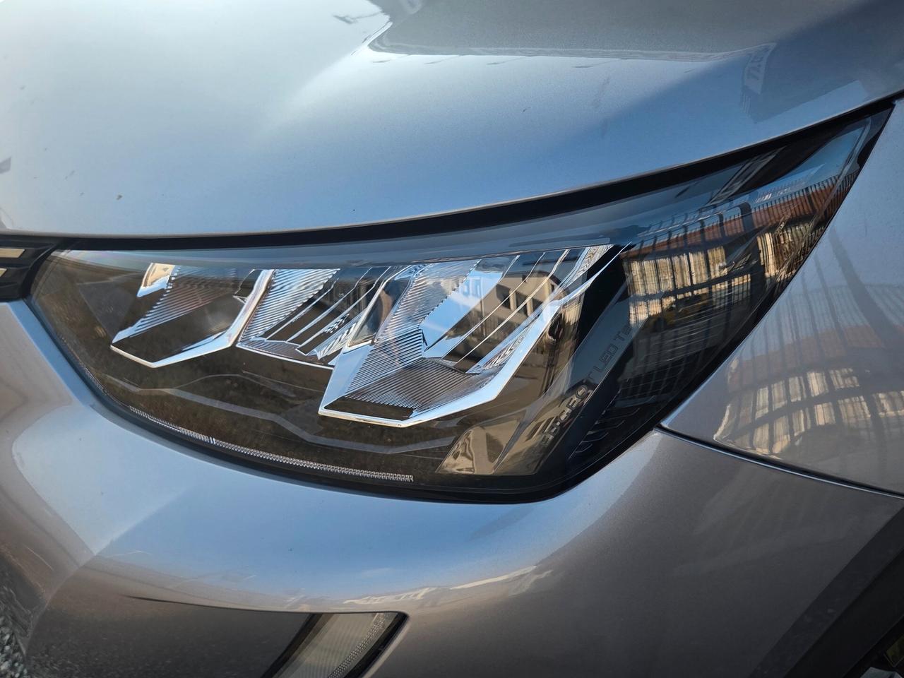 Peugeot 2008 PureTech 155 S&S EAT8 GT