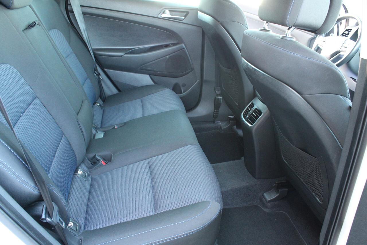 Hyundai Tucson 1.7 crdi Xpossible 2wd 115cv SEDILI RISCALDATI