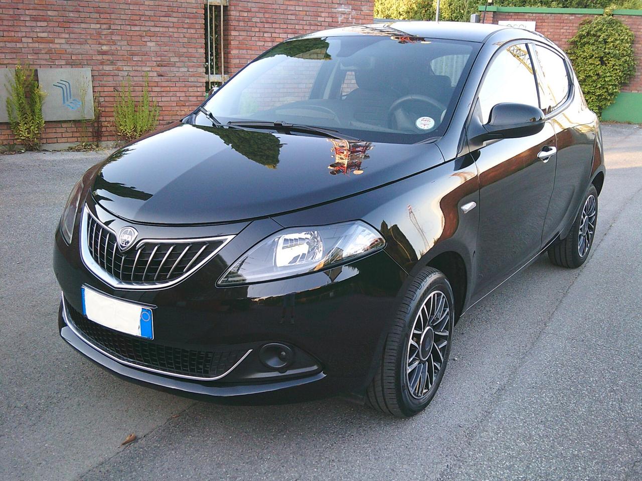 Lancia Ypsilon 1.0 FireFly 5 porte S&S Hybrid Gold Plus