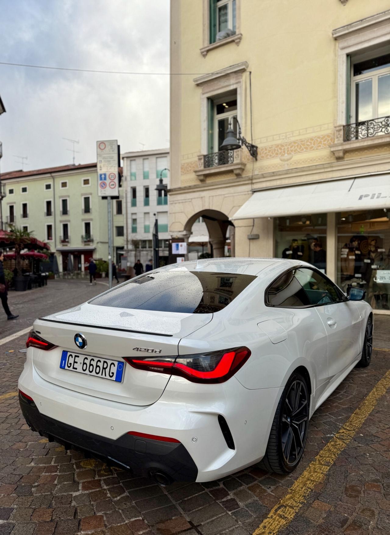 Bmw 420d 48V xDrive Coupé Msport Pro strafull