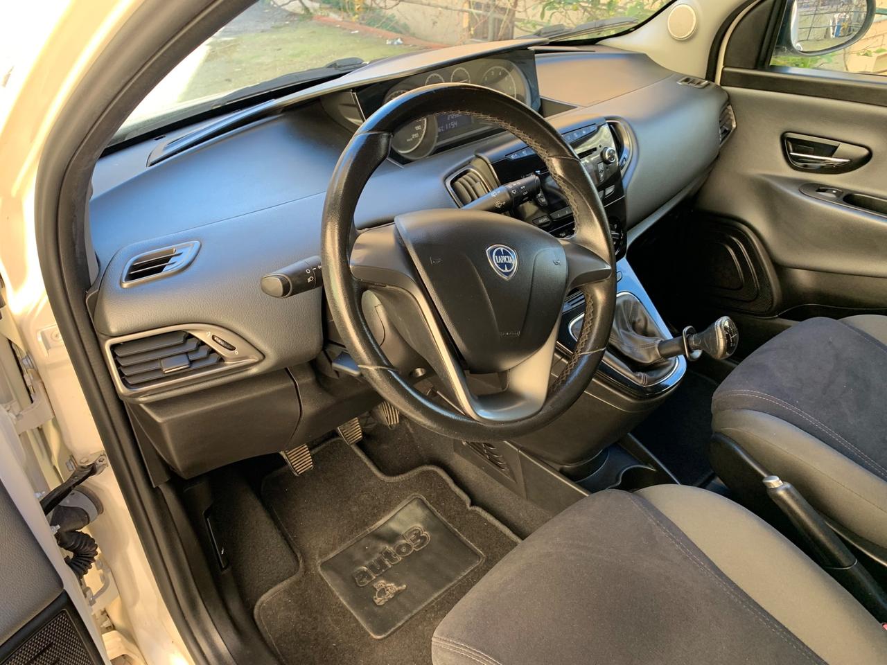 Lancia Ypsilon 0.9 TwinAir 85 CV 5 porte S&S -2012 km 27000