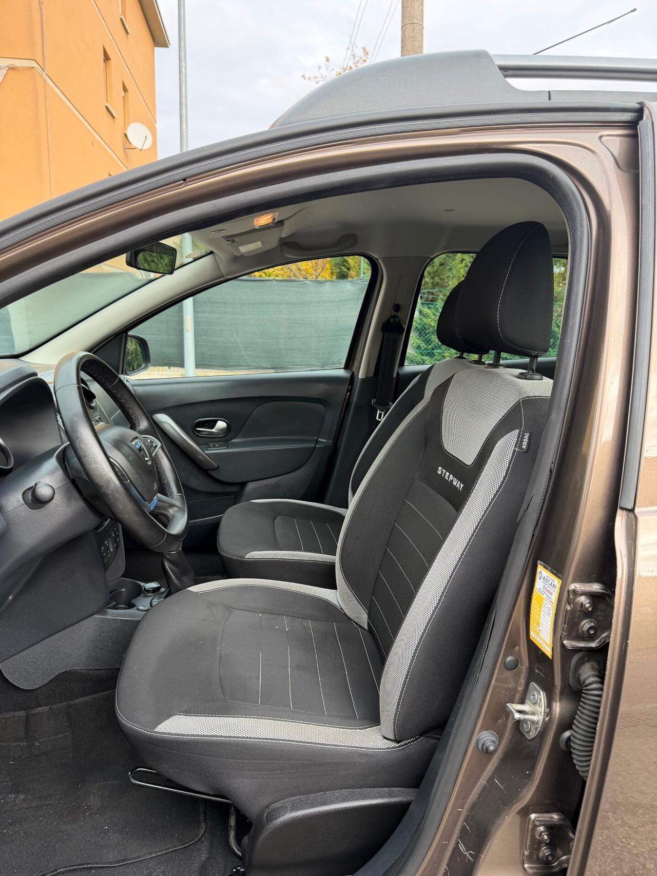 Dacia Sandero Stepway 0.9 GPL - NEOP. - 12 MESI DI GARANZIA -