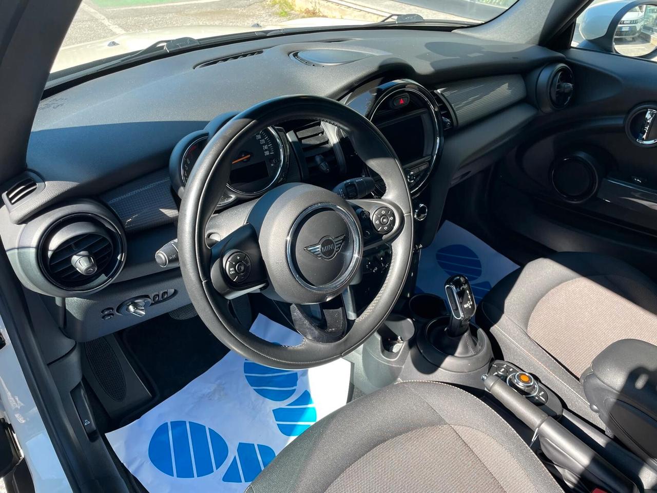 Mini Cooper Hype Cabrio 1.5 Benz 136 cv Automatica