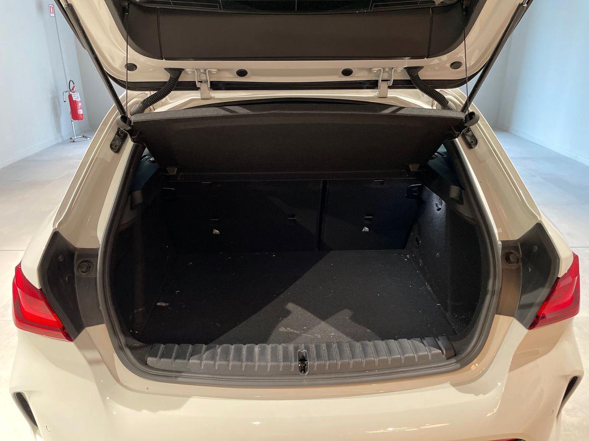 BMW Serie 1 F40 - 120d xdrive Msport auto