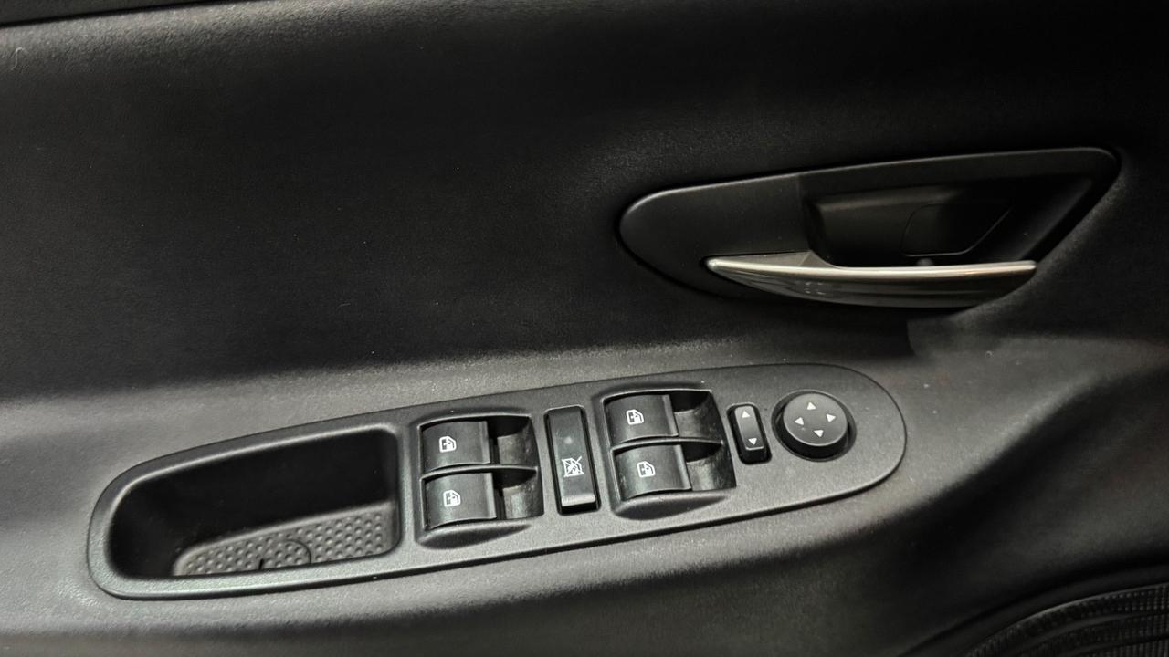 Lancia Ypsilon 1.2 69 CV 5 porte S&S Platinum-43.000 km