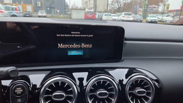MERCEDES-BENZ A 200 Premium Amg PERMUTE UNICOPROPRIETARIO