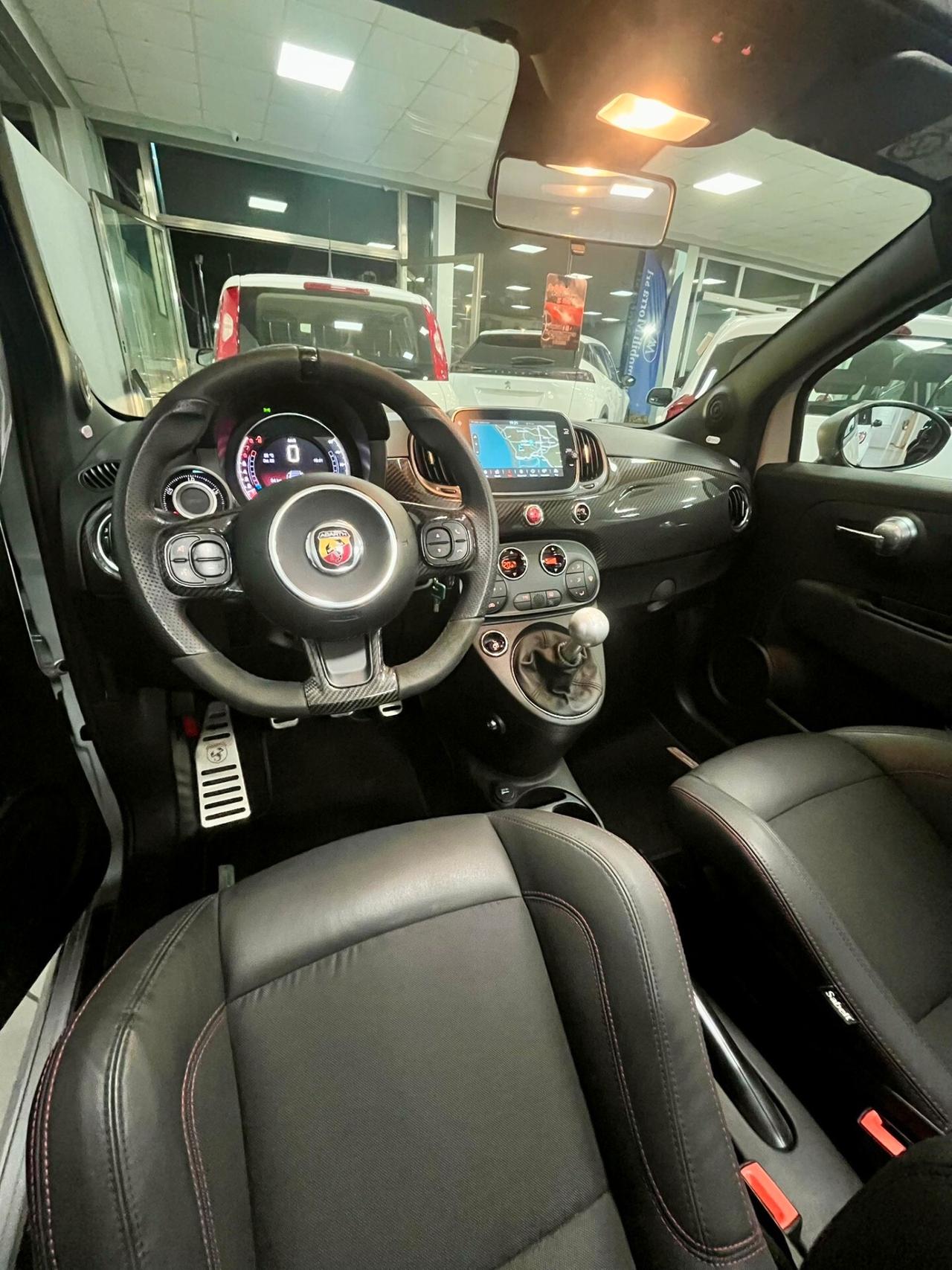 Abarth 595 C 1.4 Turbo T-Jet 180 CV Esseesse
