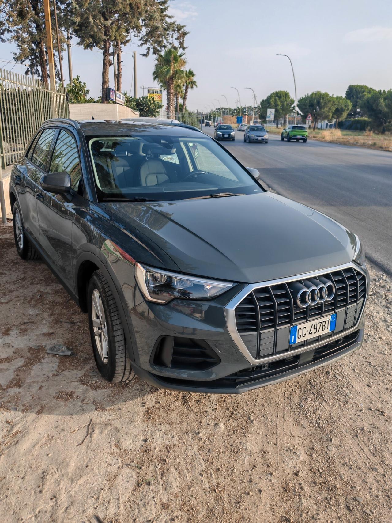 Audi Q3 35 TDI Business Advanced
