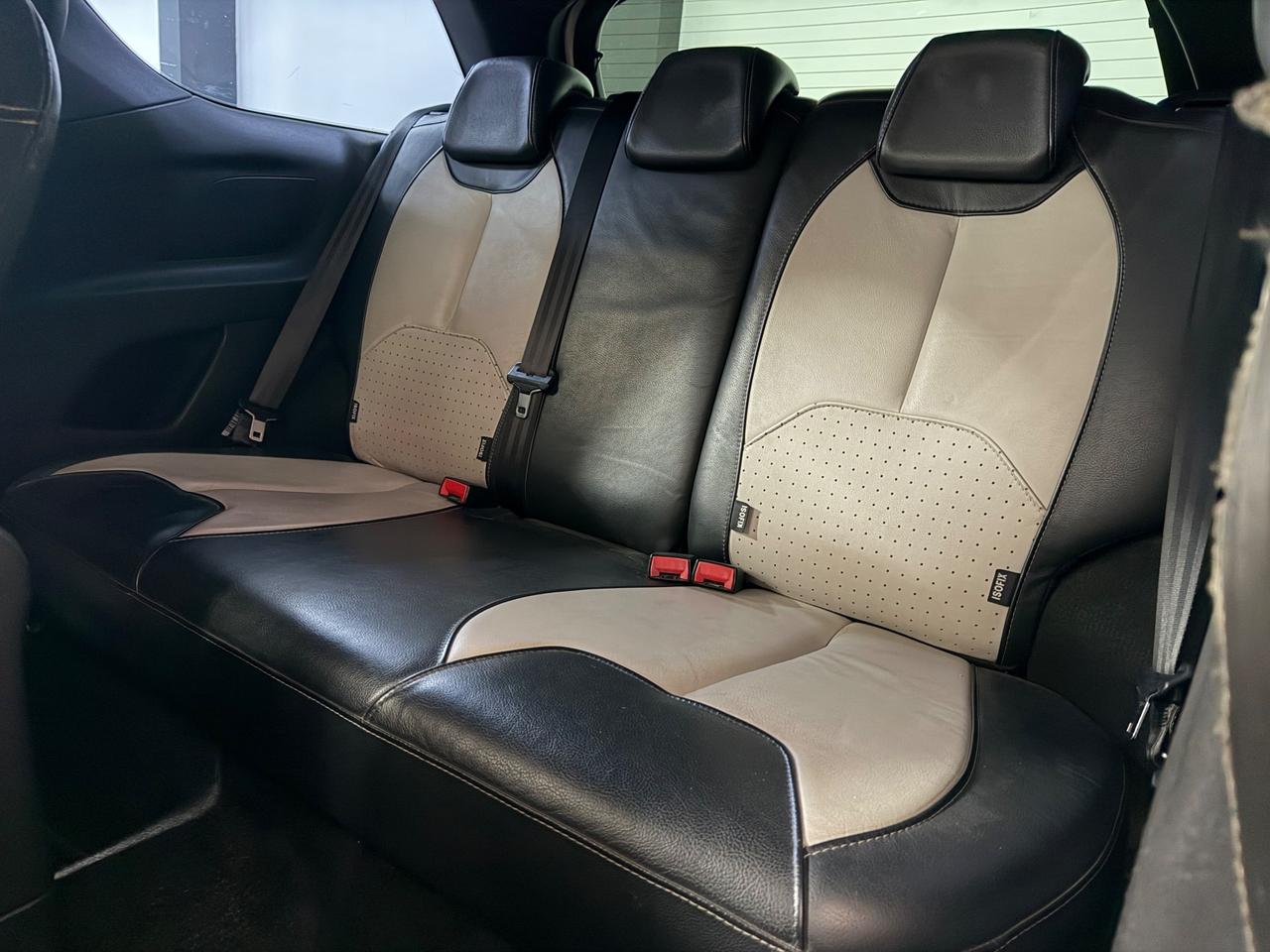 DS 3 1.6 HDi (110) Just Black 2011