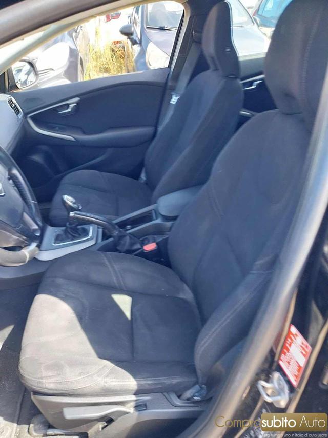 VOLVO V40 D2 1.6 Momentum