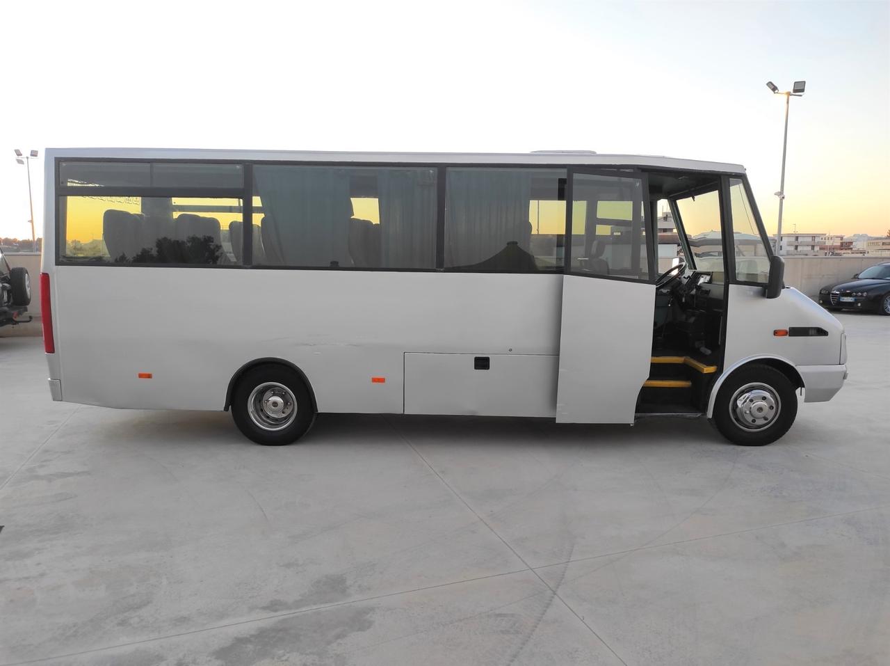 Iveco Minibus 25 POSTI - 2.5 Diesel 115cv