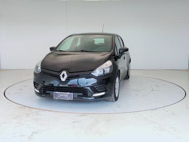 RENAULT Clio IV 2017 - Clio 1.2 16v Life 75cv