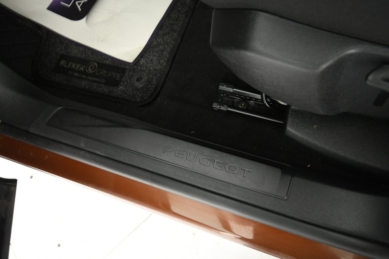 PEUGEOT 5008 1.5 bluehdi Allure s&s 130cv CAMERA+APP CONNECT