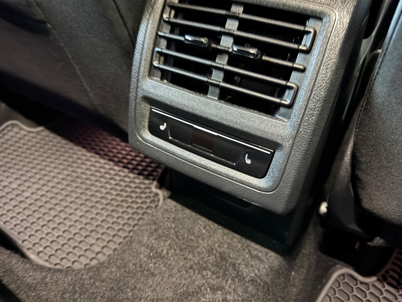 Volkswagen Golf 2.0 TSI GTI